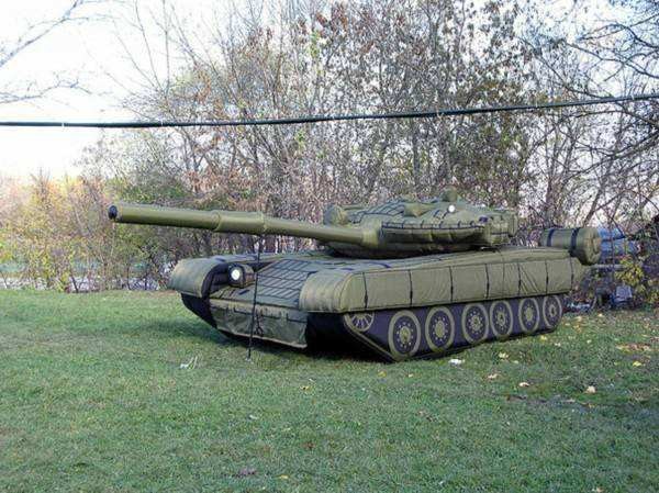 莱城陆地军事假目标坦克